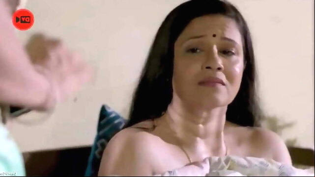indian Habas ki pyasi paroshan ne Ek Ladke ko aur uski mummy ko Fas homemade